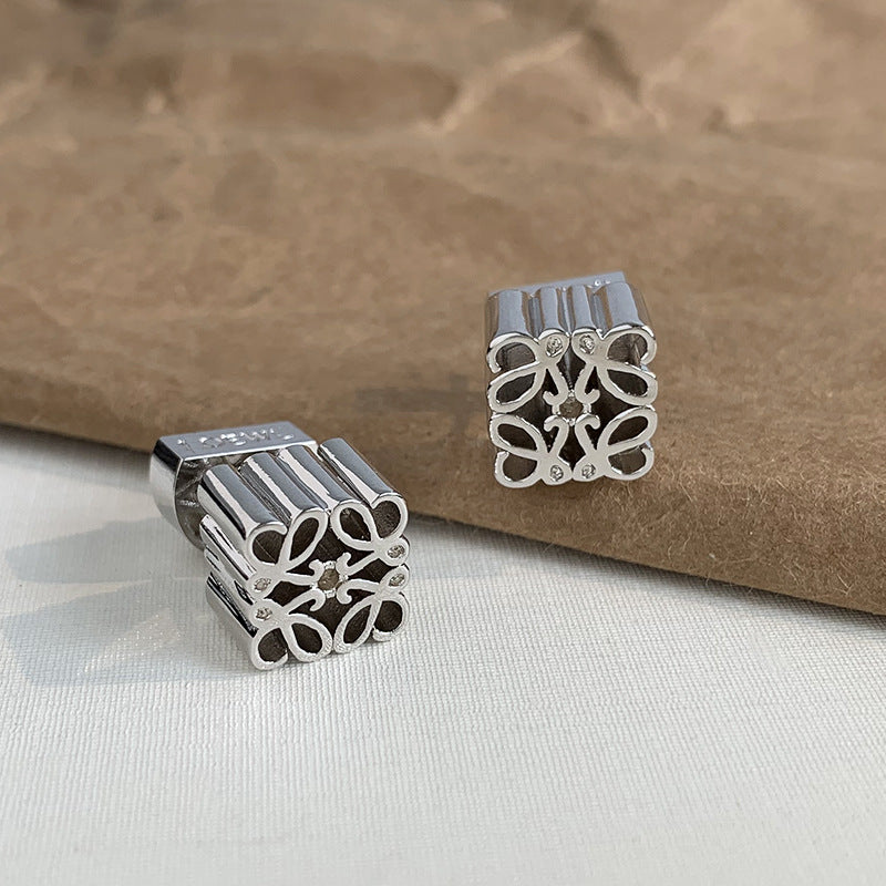 【欧米発】厚みのあるソリッドピアス ~ゴールドメッキの高級感と重厚感~