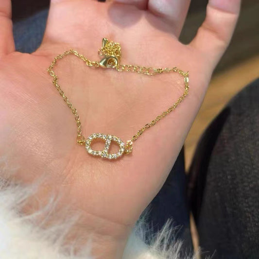 CDデザイン 光り輝くジルコニアネックレス