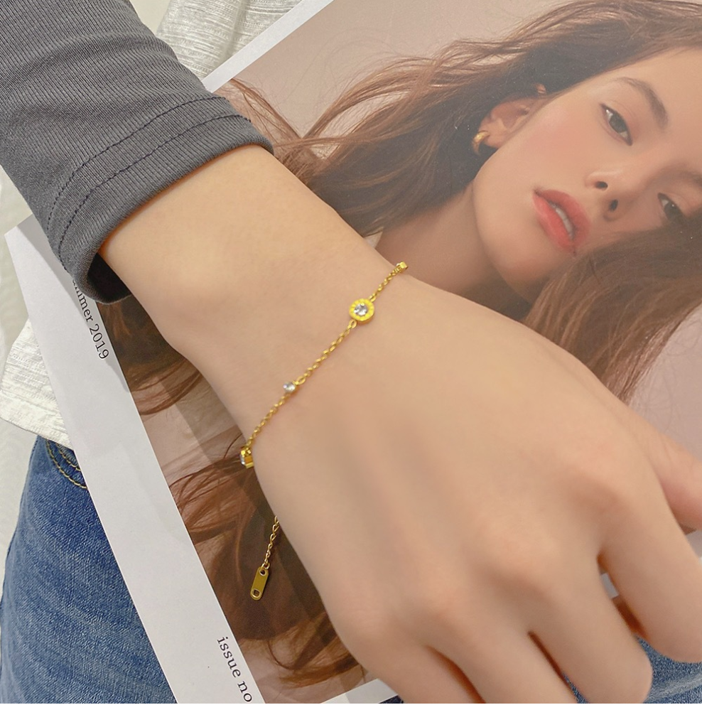 【22】【31】人気　トレンド　ローマ数字ジルコニアダイヤ　カラーお選び　ブレスレットステンレス